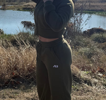 French Terry Fleece 2-piece Set  SOLID FRENCH TERRY FLEECE HOODIE JACKET 2-PIECE SETS Drawstring joggers Model is wearing a size Small